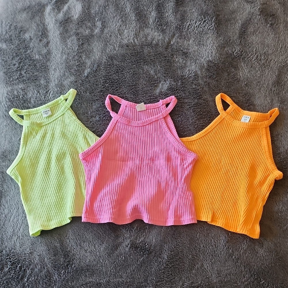 SHEIN Girl's Bundle of Three Ribbed Crop Tops - Green, Pink, Orange. Size 6Y
